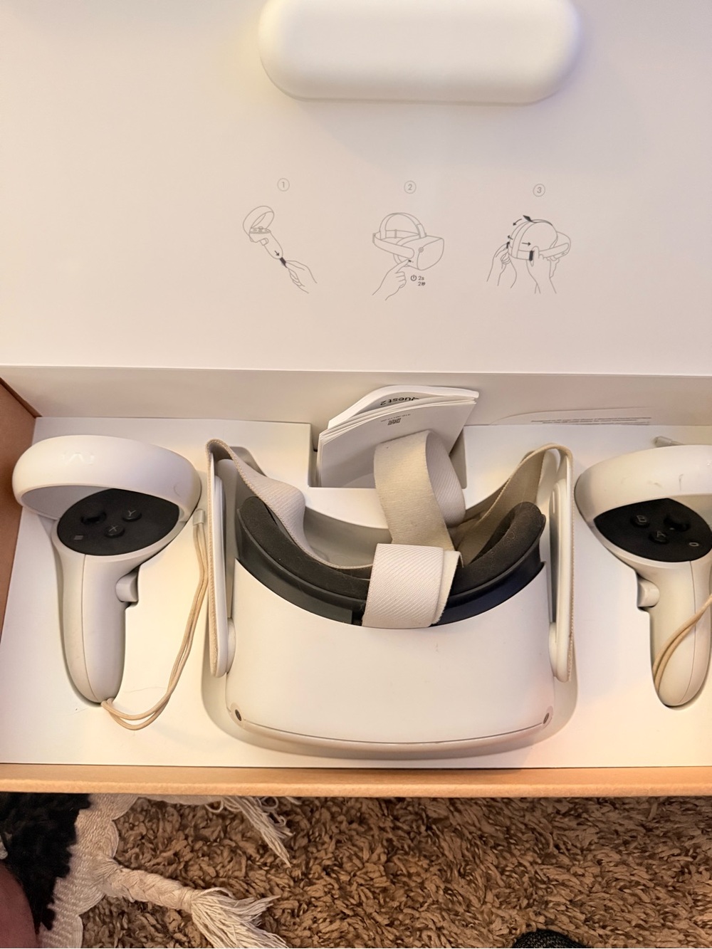 Meta VR White VR Headset Box - Picture 2 of 3